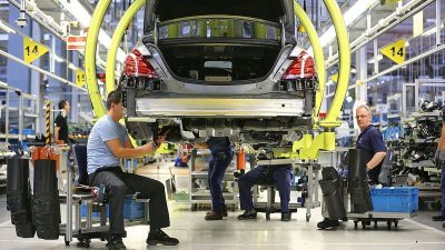 Rund 3.500 Daimler-Mitarbeiter nehmen Abfindungsprogramm an