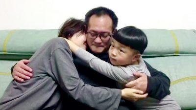 „Wie ein Traum“: Tränenreiches Wiedersehen für chinesischen Menschenrechtsanwalt und seine Familie