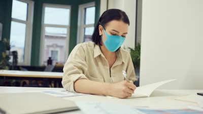 Altmaier: Jeder Arbeitnehmer soll in Corona-Krise Atemschutzmaske erhalten