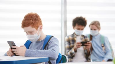 Leopoldina: Maskenpflicht im Personenverkehr und Schulöffnung zuerst für Jüngere