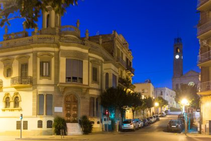 Spanischer Bürgermeister verstößt gegen Ausgangssperre und beißt Polizisten