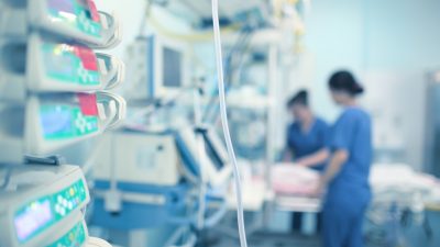Schwangere Krankenschwester stirbt an Covid-19 – Baby per Kaiserschnitt gerettet