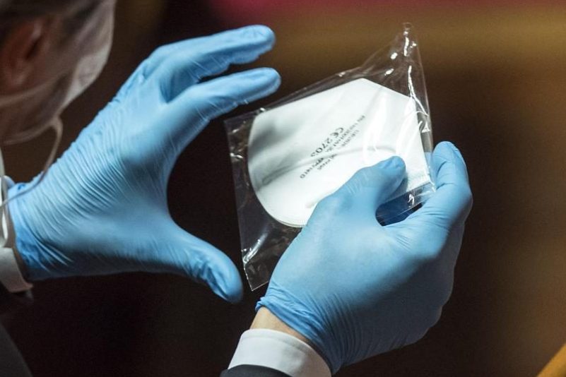 Weltgrößter Hersteller von OP-Handschuhen muss mehr als Hälfte seiner Werke schließen