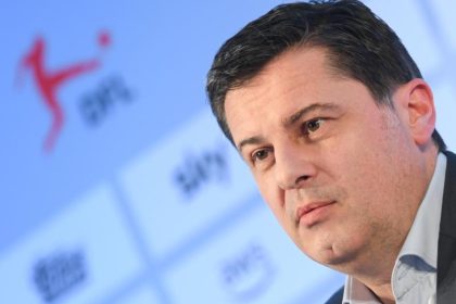 Profifußball: Mit 239 Leuten zurück in den Liga-Betrieb?