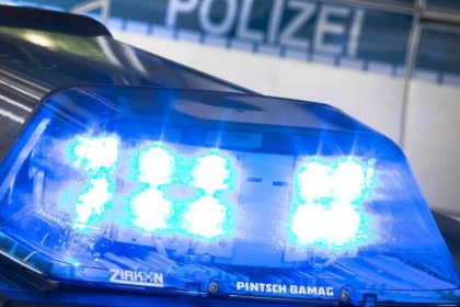 Gruppe unbekannter Männer sticht in Hanau auf Passanten ein – zwei Verdächtige festgenommen