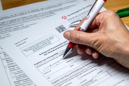Zahl der Kurzarbeitsanträge steigt auf 840.000 seit Jahresbeginn