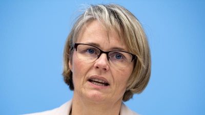 Bildungsministerin will Bund-Länder-Bildungsgipfel als Dauerinstitution