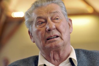 Fußball-Krisen: Kirch, Bosman und verschobene Spiele