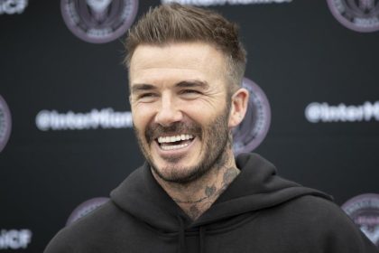 FIFA-Kampagne mit 50 Fußballstars für «Helden des Alltags»