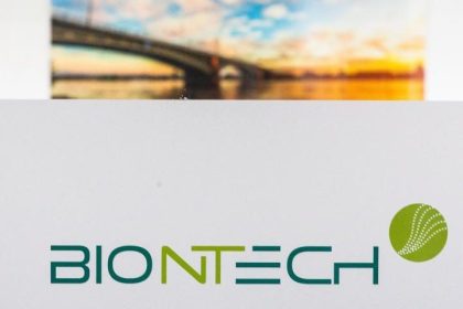 Firmen Pfizer und Biontech vermelden 95-prozentige Wirksamkeit ihres Corona-Impfstoffes