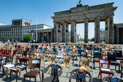 Deutsche Gastronomen weisen mit Leere Stühle-Aktion auf prekäre Lage hin