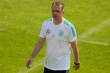 DFB-Arzt fordert Disziplin – Keine Gefahr durch Schweiß