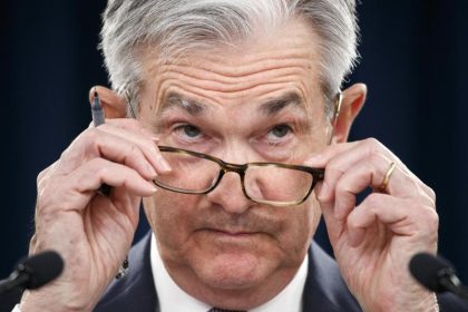 US-Notenbank ändert Leitzins nicht – Powell warnt vor drastischem Schrumpfen der Wirtschaft