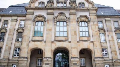 Erster Prozess in Bergisch Gladbach: Zwei Männer vergewaltigten Tochter und Nichte