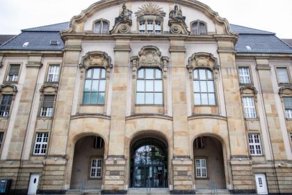 Erster Prozess in Bergisch Gladbach: Zwei Männer vergewaltigten Tochter und Nichte