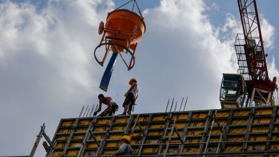 Unternehmen stellen Bauvorhaben zurück – Aufträge gehen um 10 Prozent im März zurück