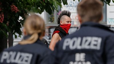 Tausende Linke demonstrieren trotz Corona-Krise in Berlin – 18 Polizisten verletzt