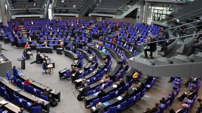 Bundestag befasst sich mit „Arbeitsbedingungen in der Fleischindustrie“