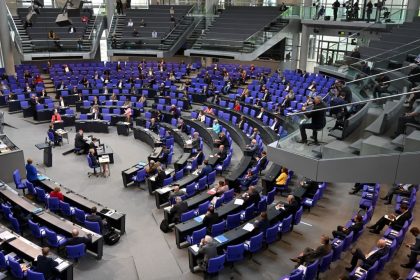 Bundestag befasst sich mit “Arbeitsbedingungen in der Fleischindustrie”