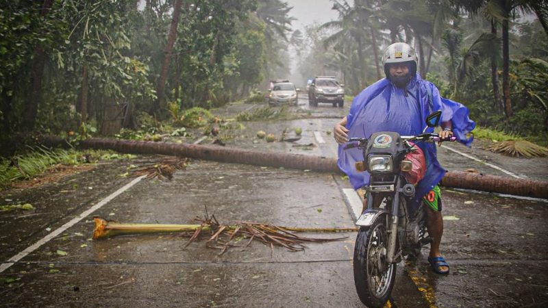 Taifun „Vongfong“ mit voller Wucht auf die Philippinen getroffen