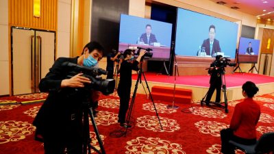 Chinas Medienstrategie in der Corona-Krise: Wenn nichts mehr geht, die Opfer-Karte ziehen