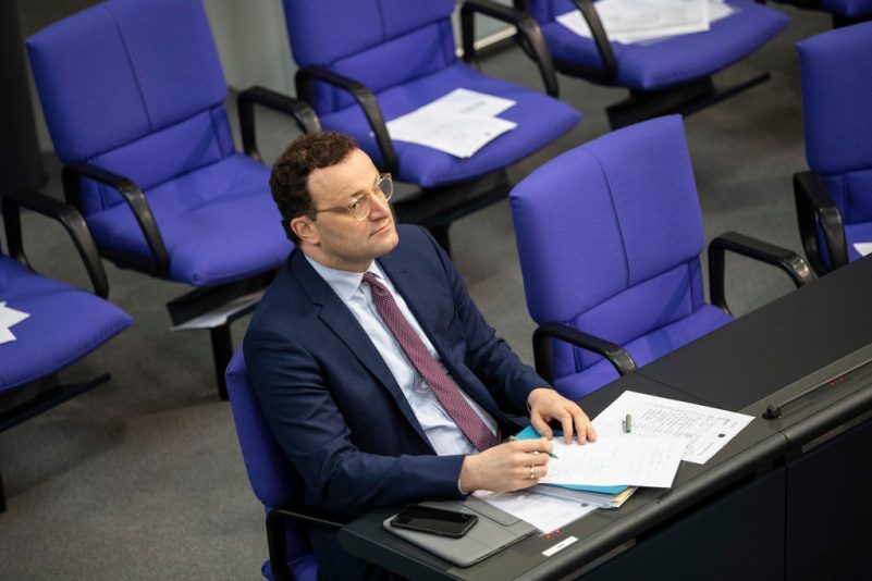 Bundestagsdebatte: Spahn hat Vertrauen mit “überstürzter Debatte um Immunitätsausweis beschädigt”