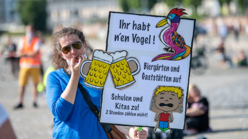 Stuttgarter Gericht: Einkesselung während Corona-Demo rechtswidrig