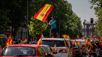 Spanien: Tausende demonstrieren gegen Umgang der Regierung mit Corona-Krise