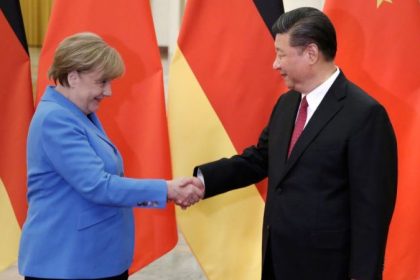 Merkel hat den USA einen “rüden Tritt ans Knie” verpasst