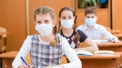 Epidemiologe: Schulen können normalen Präsenzunterricht fortführen