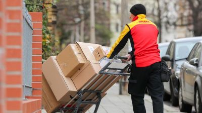 Hohes Paketaufkommen: Post-Vorstand erwägt Sonntagszustellungen