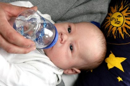 Zucker soll in Baby- und Kindertees künftig verboten sein