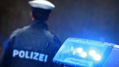 Messertat: Ein Toter bei Streit zwischen Jugendlichen auf Sportplatz in Bielefeld