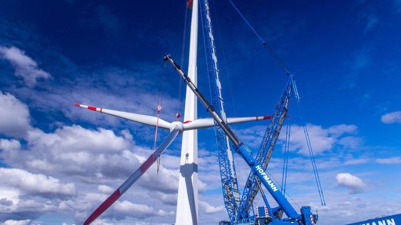 Altmaier schlägt günstigen Strom für Windkraft-Kommunen vor