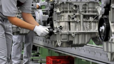 Nicht auf E-Fahrzeuge warten – IG Metall befürchtet 100.000 neue Arbeitslose in Autoindustrie
