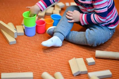 Kitas und Schulen doch schneller wieder komplett öffnen?
