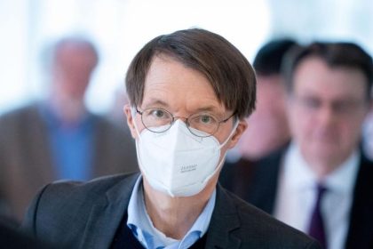 Lauterbach: Ganz Deutschland „bald ein Risikogebiet“ – Reisebeschränkungen sinnlos