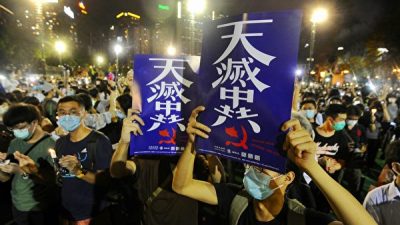 Gedenken an Tiananmen-Massaker: Zehntausende Hongkonger bei Kerzenmahnwache trotz Polizeiverbot
