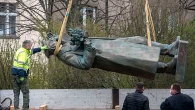 Statue-Streit in Prag: Russland weist zwei tschechische Diplomaten aus