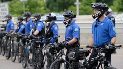 Vier Polizisten bei gewaltsamen Protesten in St. Louis angeschossen