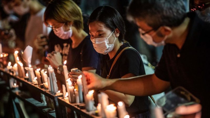 Verbotene Mahnwache in Hongkonger Park – Polizei verhaftet Teilnehmer