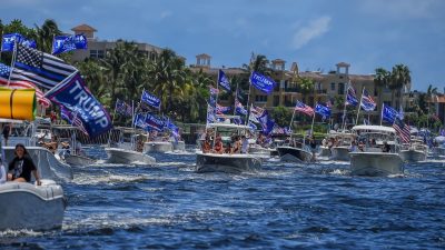 Trump-Fans feiern Geburtstag des US-Präsidenten mit Schiffskolonnen in Florida