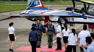 Taiwan stellt eigenen neuen Trainingsjet für Kampfpiloten vor