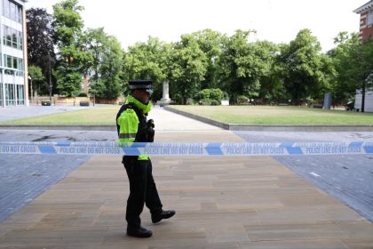 Drei Tote: Britische Polizei stuft Messerangriff in Reading als „terroristisch“ ein