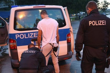 Ermittlungserfolg: Mutmaßliche osteuropäische Tabak-Diebesbande nach Raub aus Hauptzollamt Berlin geschnappt