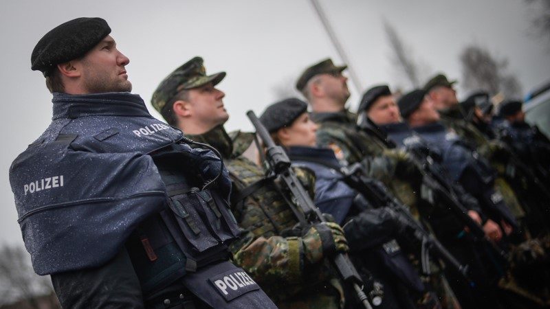 Egon W. Kreutzer: „Zersetzung“ – in Polizei und Bundeswehr