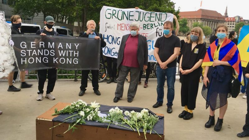 Protest vor der chinesischen Botschaft in Berlin: „Deutschland steht nicht genug für Hongkong ein“