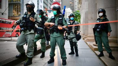 Großbritannien drängt Peking zum „Rückzug vom Abgrund“ – Das Regime verschärft seinen Griff nach Hongkong