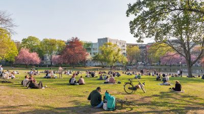 Berlin hebt Corona-Kontaktbeschränkungen ab Samstag auf