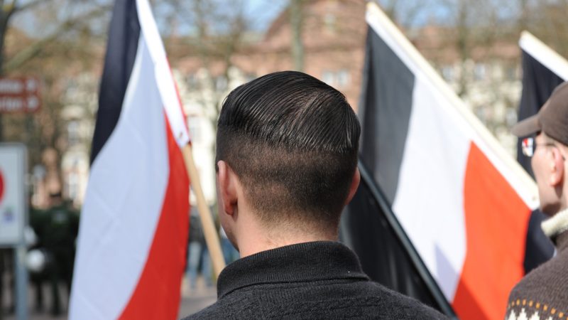 Wirbel um Reichsflagge in Karlsruhe